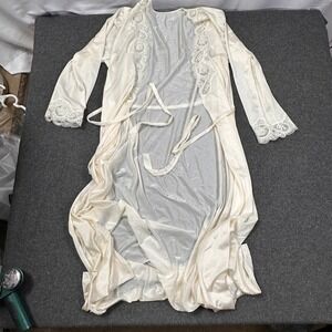 Vintage Olga Peignoir Robe Ivory Lace Long Gown Wrap Nylon Size M USA